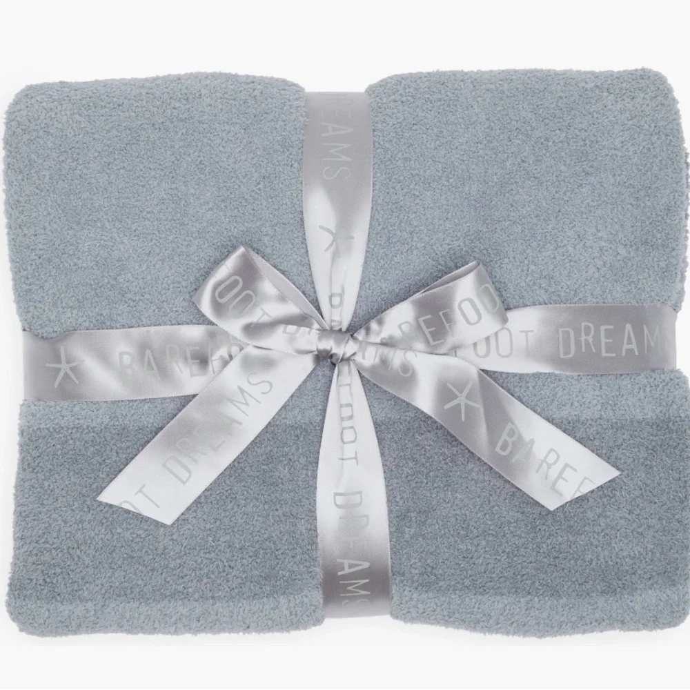 NWT Luxe Barefoot Dreams CozyChic block stripe throw in moonbeam